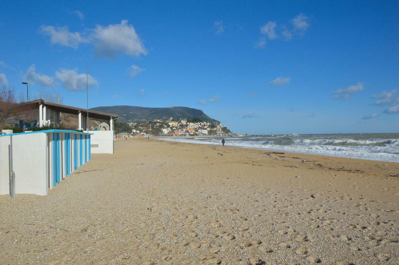 Casa Linda, A Due Passi Dal Mare Apartman Numana Kültér fotó